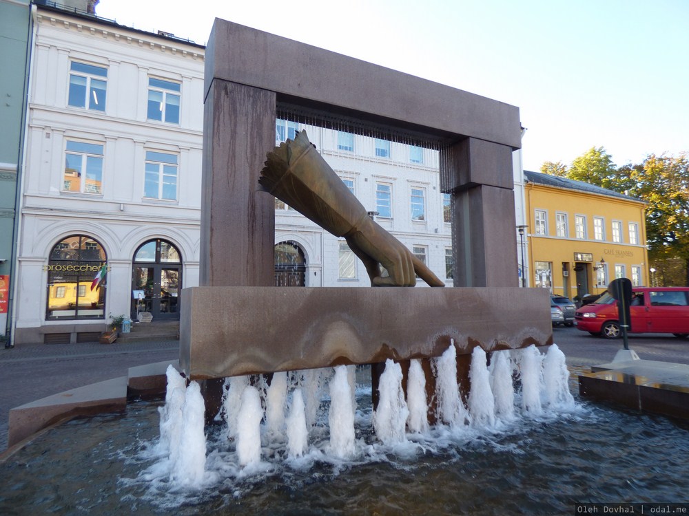 фонтан-перчатка, Осло