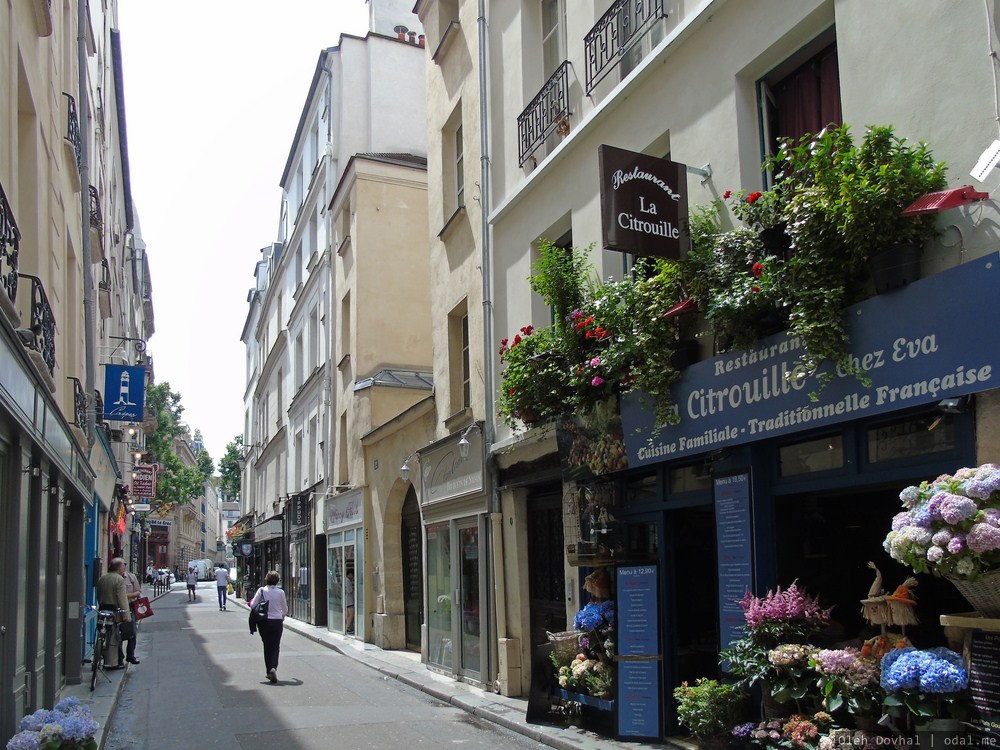 rue Grégoire-de-Tours, Paris