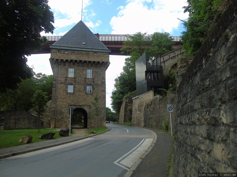 Luxembourg, tour des Bons-Malades