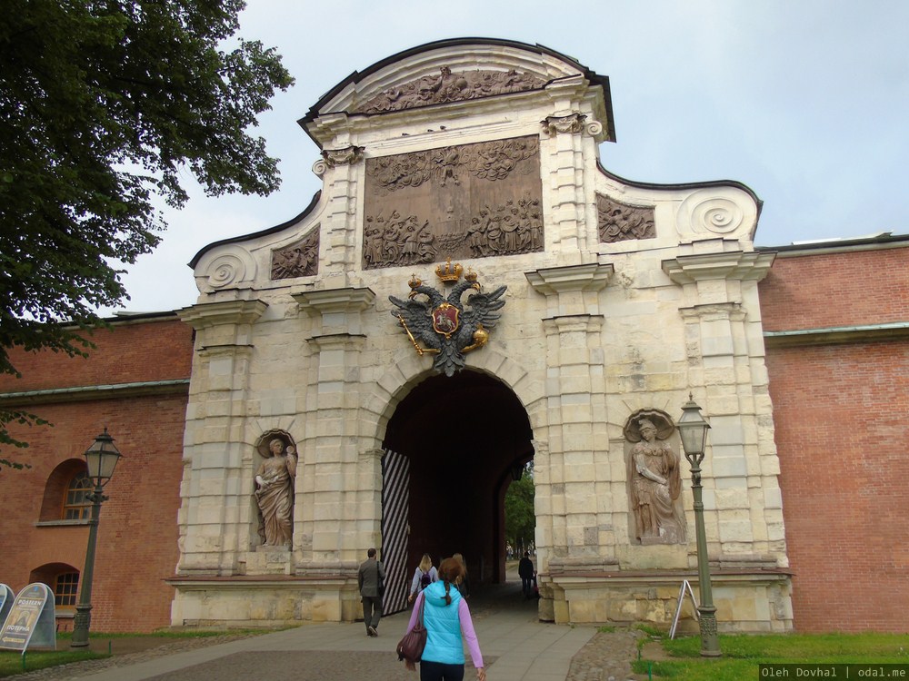 Санкт-Петербург, Петровские ворота