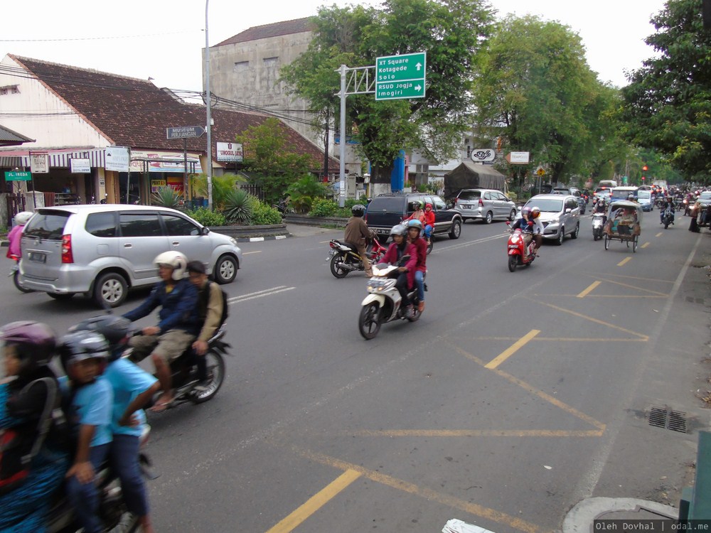 motorcikloj en Jogjakarto