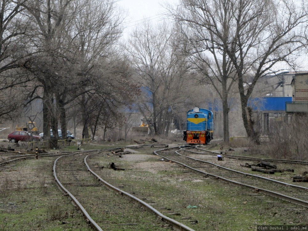 промзона, рельсы, локомотив, Запорожье